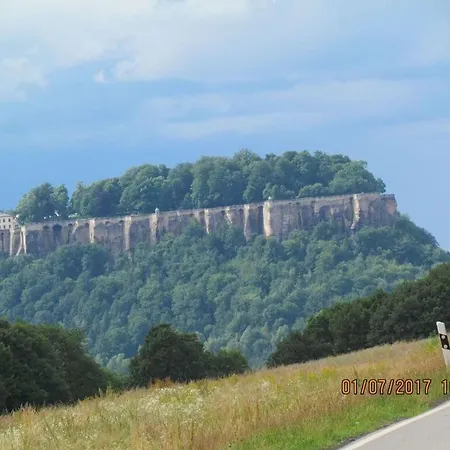 Peine Comfortable Ferienhaus Reinhardtsdorf-Schona