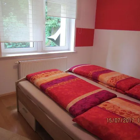 Peine Comfortable Ferienhaus Reinhardtsdorf-Schona